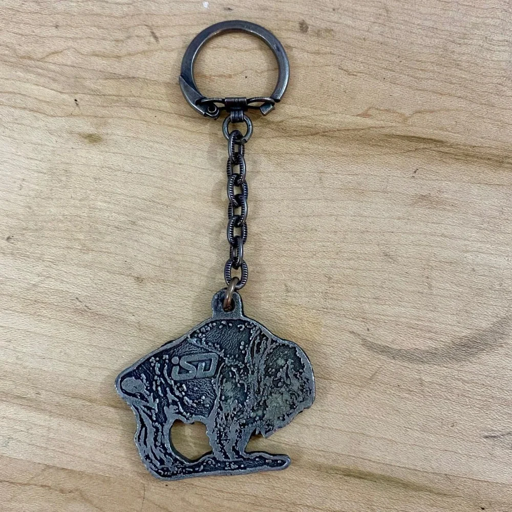 Vintage Pewter Buffalo Keychain South Dakota SD Souvenir Bison Key Ring Fob